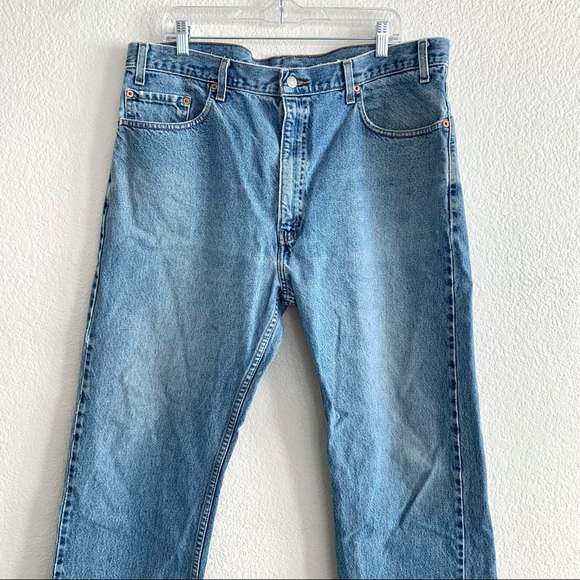 Vintage Levi’s 505 Light Wash Straight Leg Jeans - Picture 15 of 15